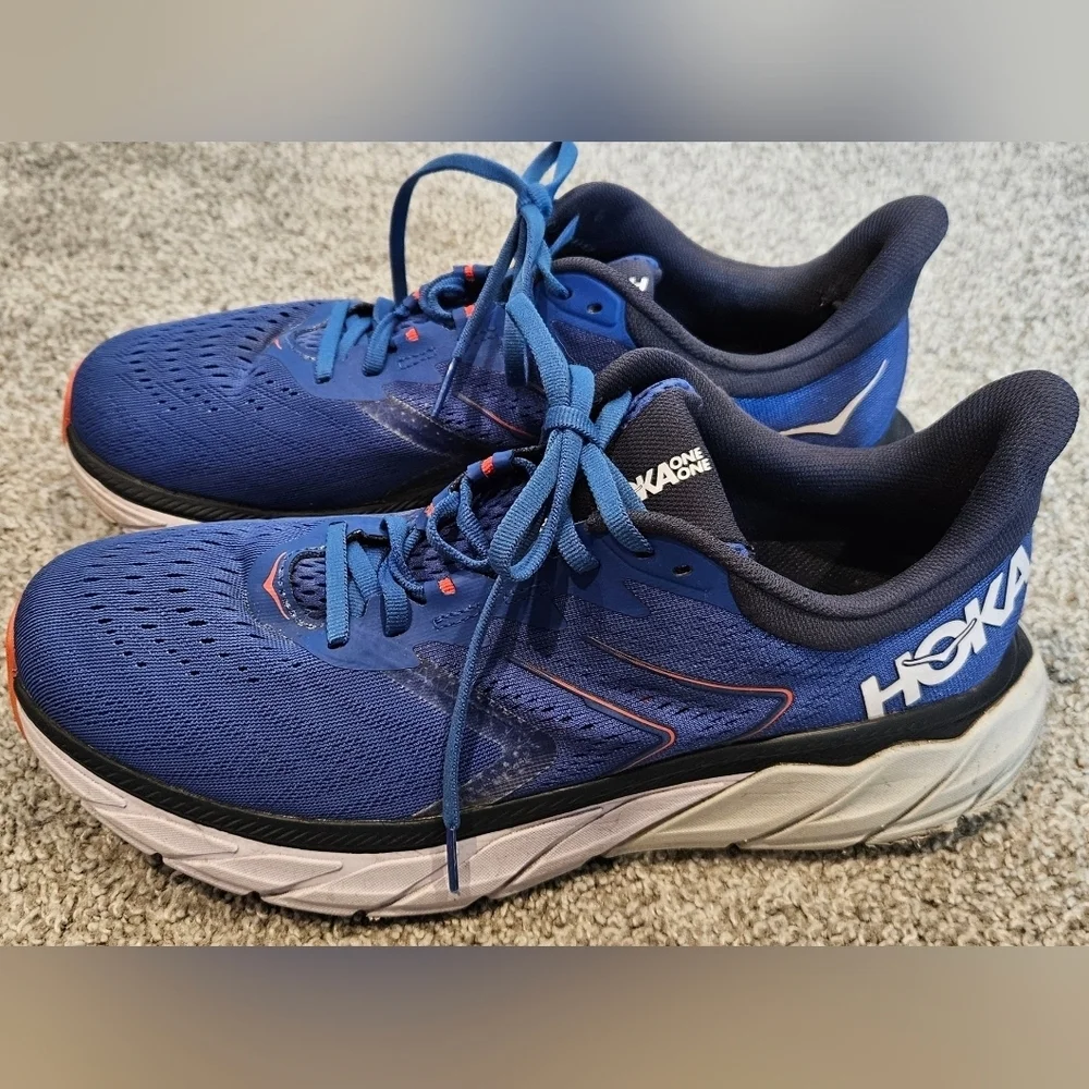 Hoka Arahi 5 size 9D Blue